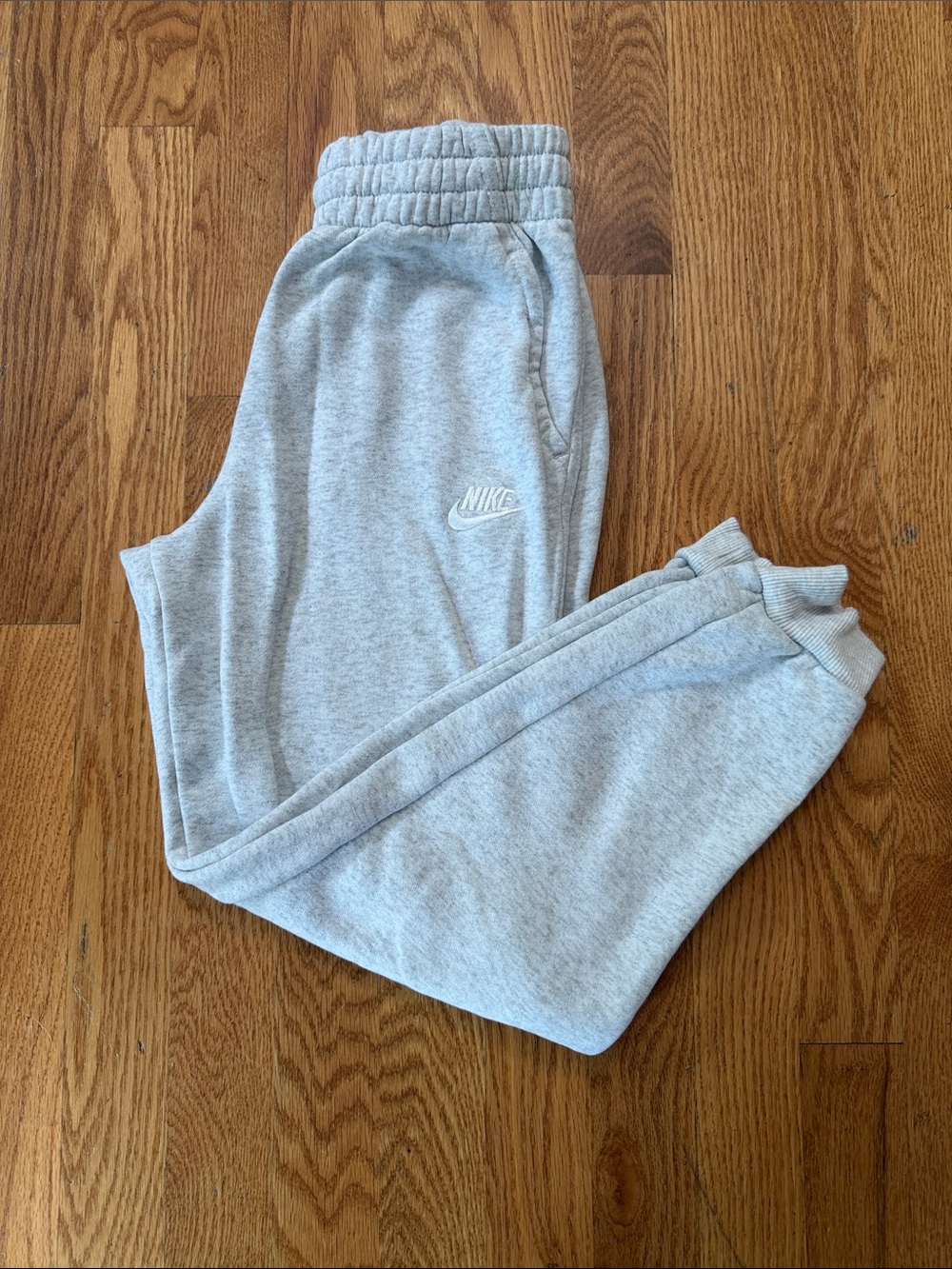 Nike Youth M Light Gray Sweatpants Pockets